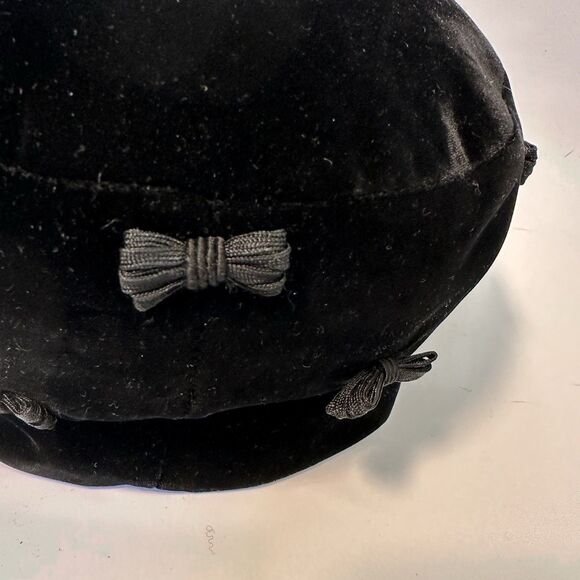 Mr. John Jr Women’s 21” Black Velvet Cloche Hat Vintage
